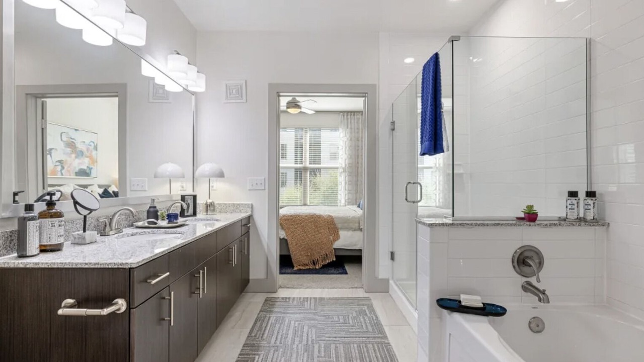 Photo of Bathroom in Old Lake Highlands
