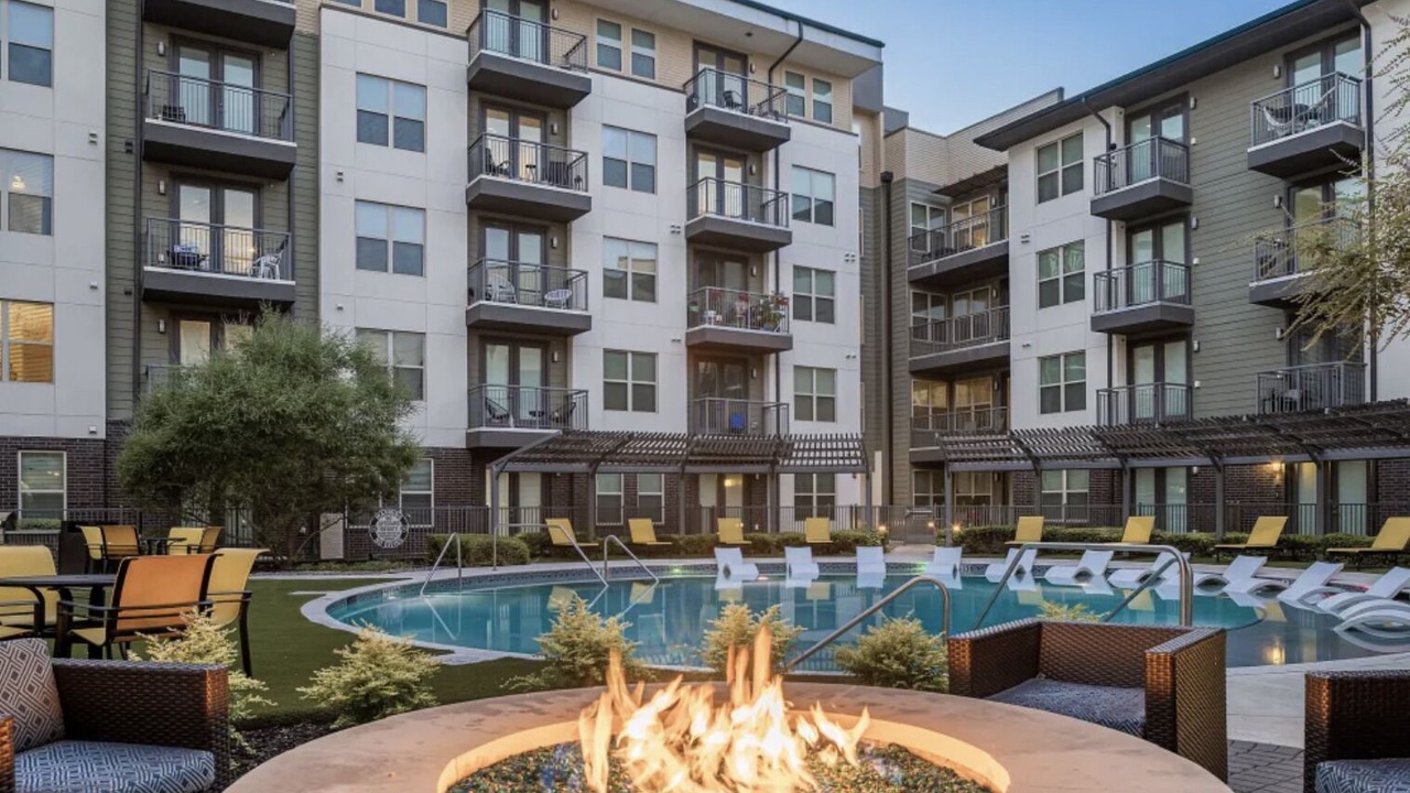 Photo of Outdoor in Old Lake Highlands