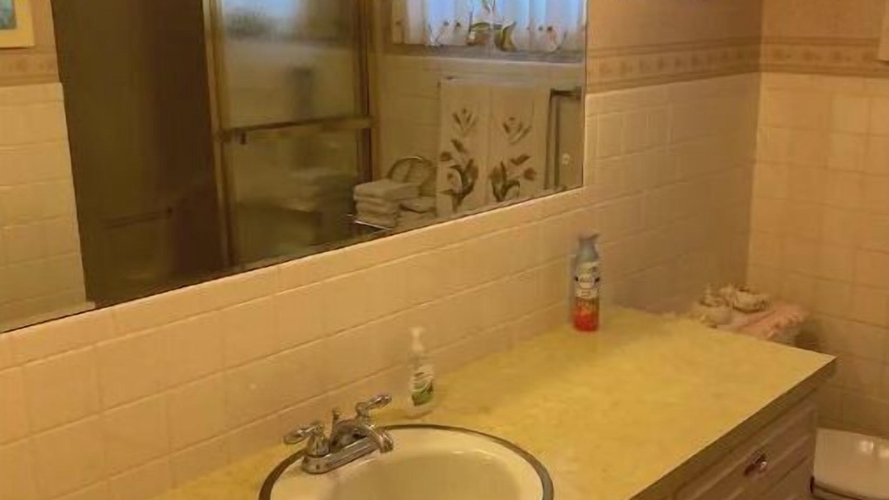 Photo of Bathroom in Russell
