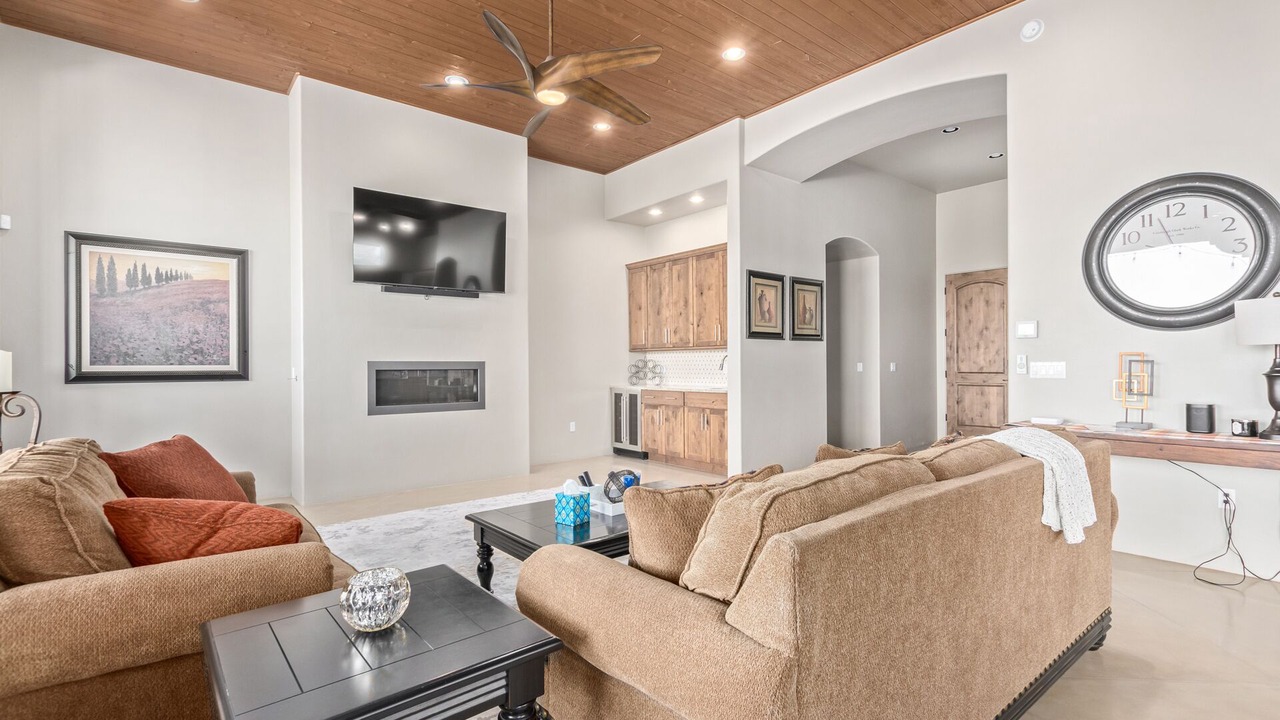 Photo of Livingroom in Dove Mountain