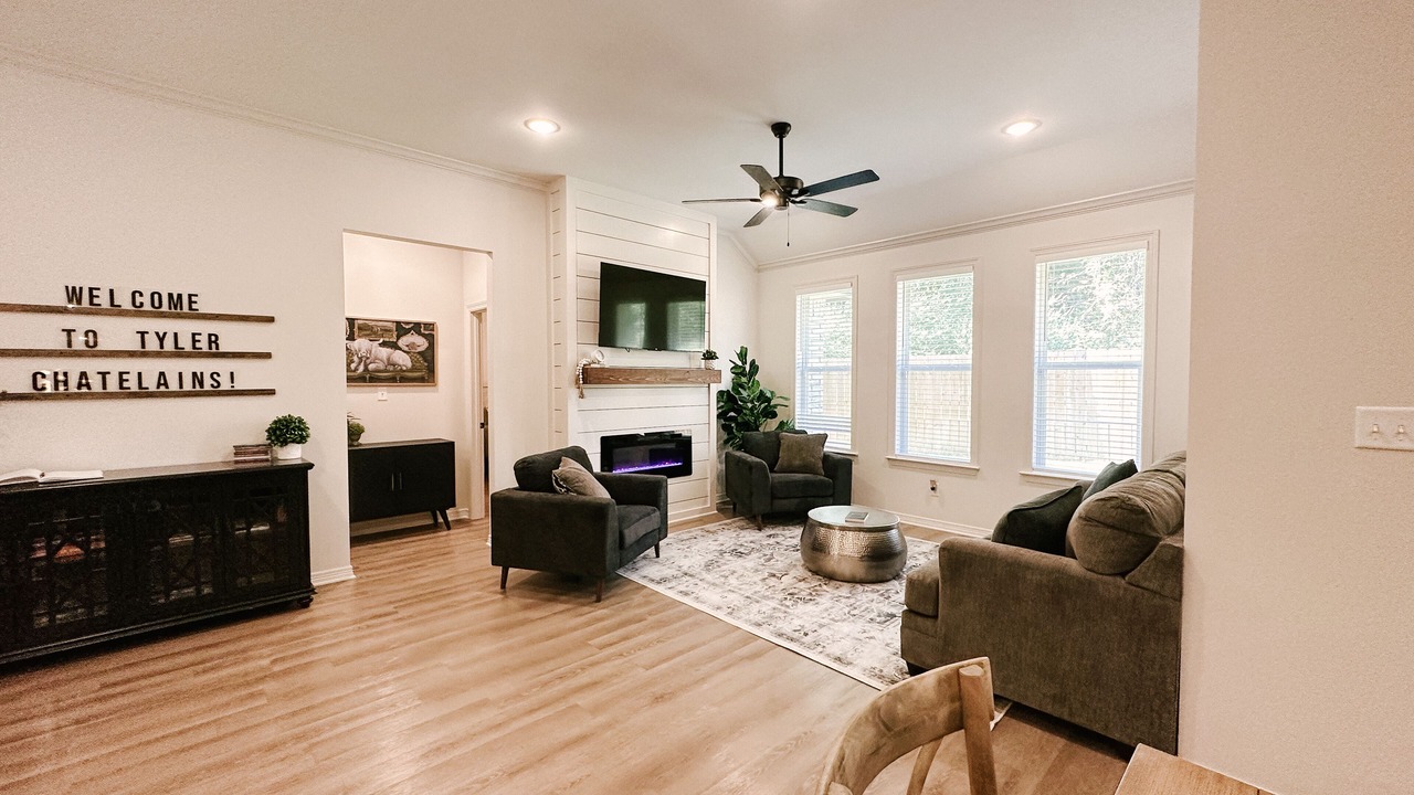 Photo of Livingroom in Tyler