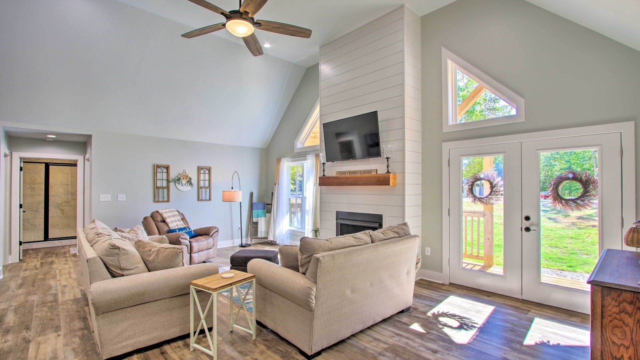 Photo of Livingroom in Pickwick Dam