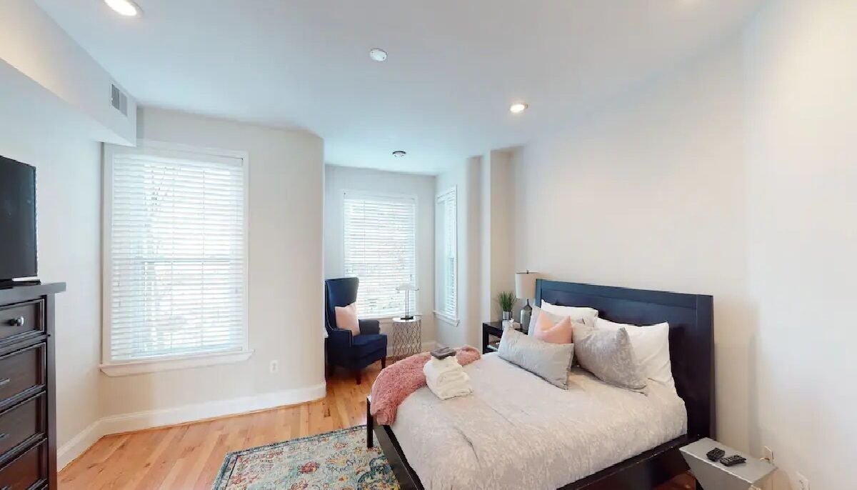 Photo of Others in Bloomingdale