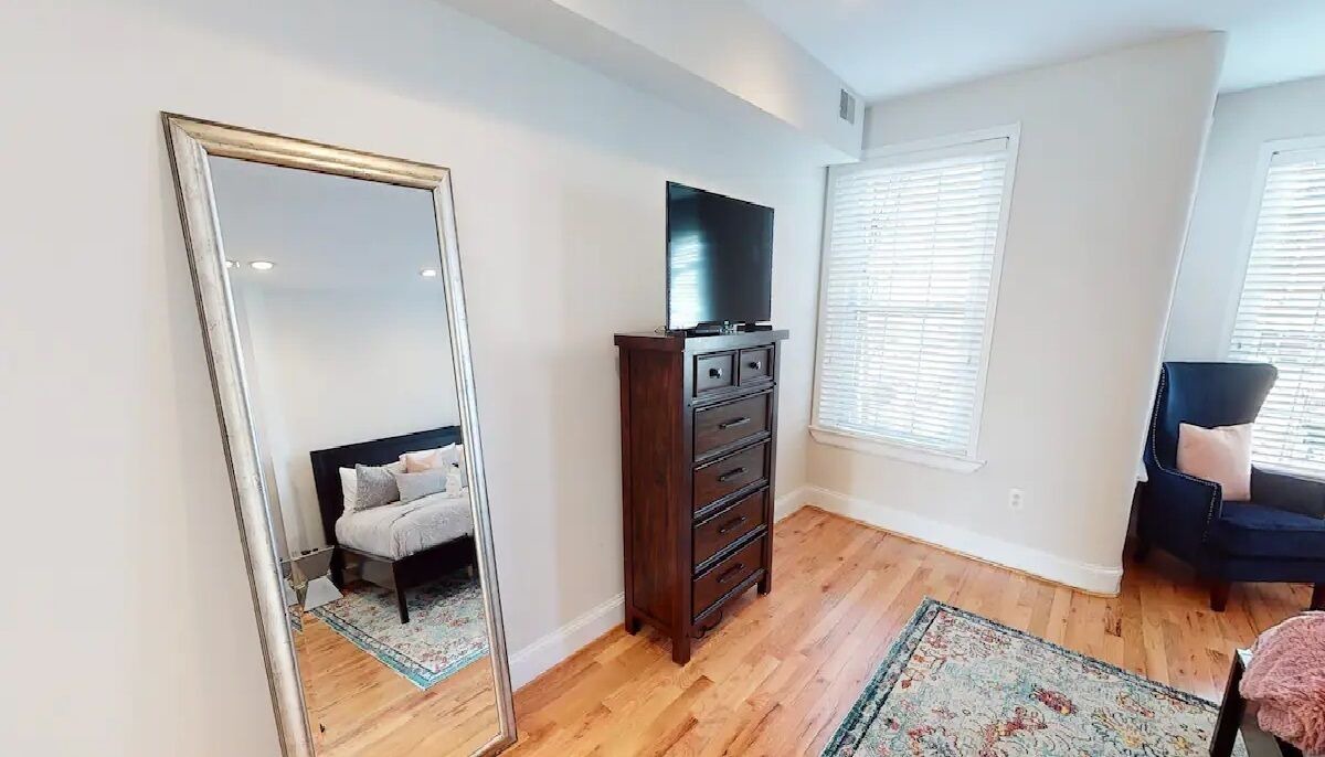 Photo of Others in Bloomingdale