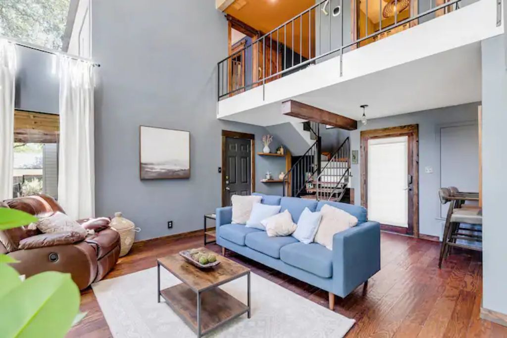 Photo of Livingroom in Scenic View West
