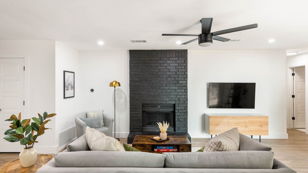 Photo of Livingroom in McNeil