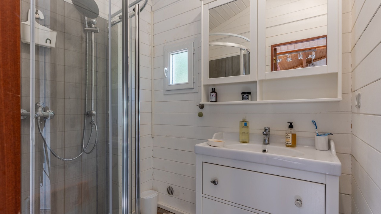 Photo of Bathroom in Lanton