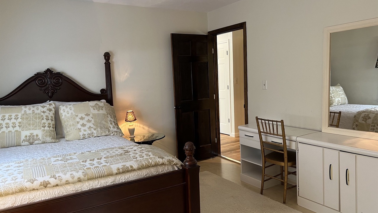 Photo of Others in Meredith