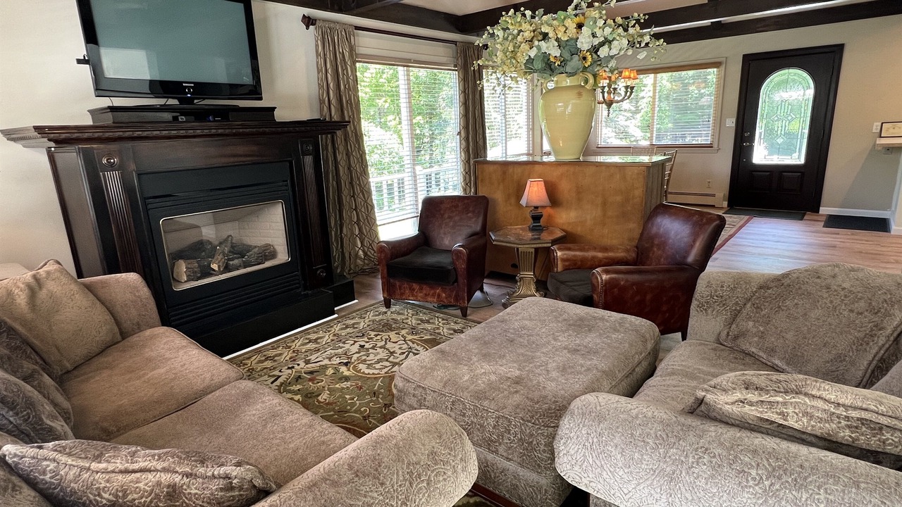 Photo of Others in Meredith