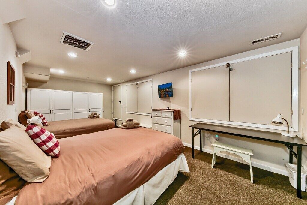 Photo of Others in Country Club Estates