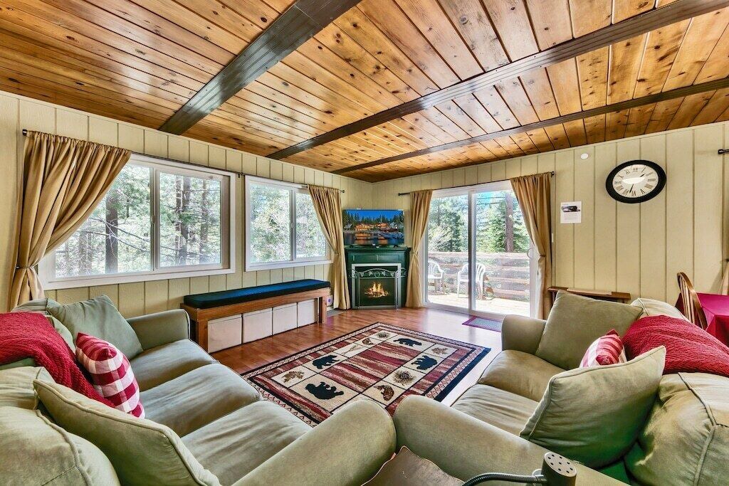 Photo of Livingroom in Country Club Estates