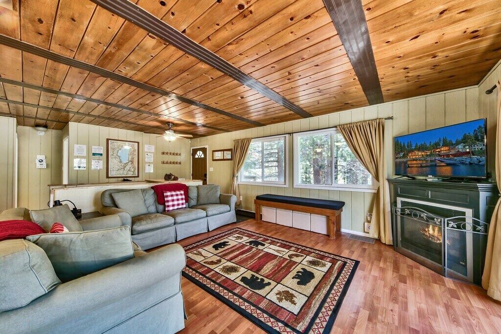 Photo of Livingroom in Country Club Estates