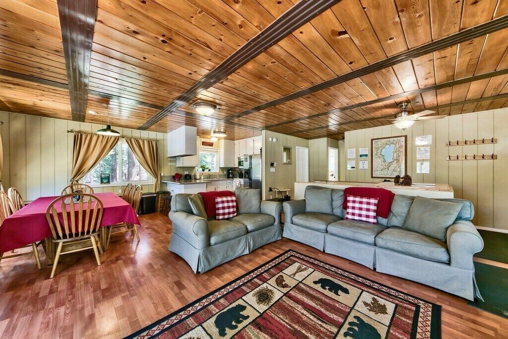 Photo of Livingroom in Country Club Estates
