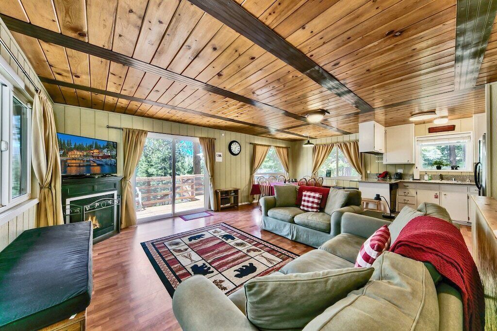Photo of Livingroom in Country Club Estates