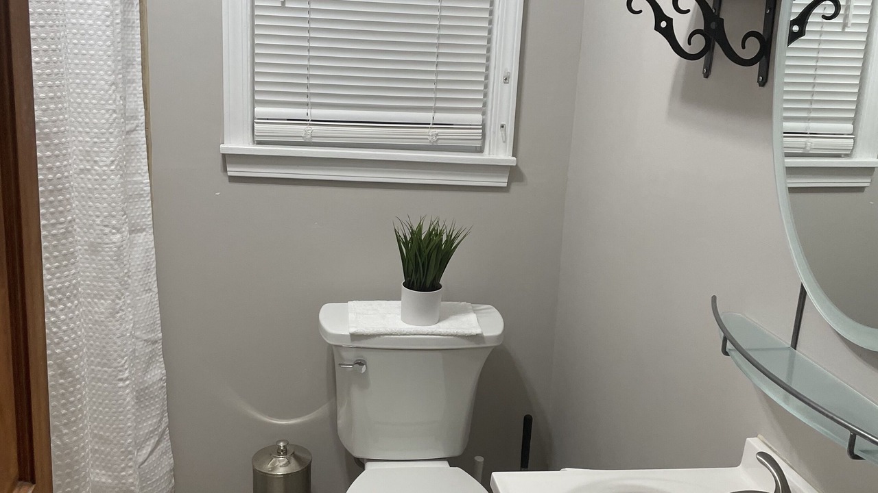 Photo of Bathroom in Oak Park