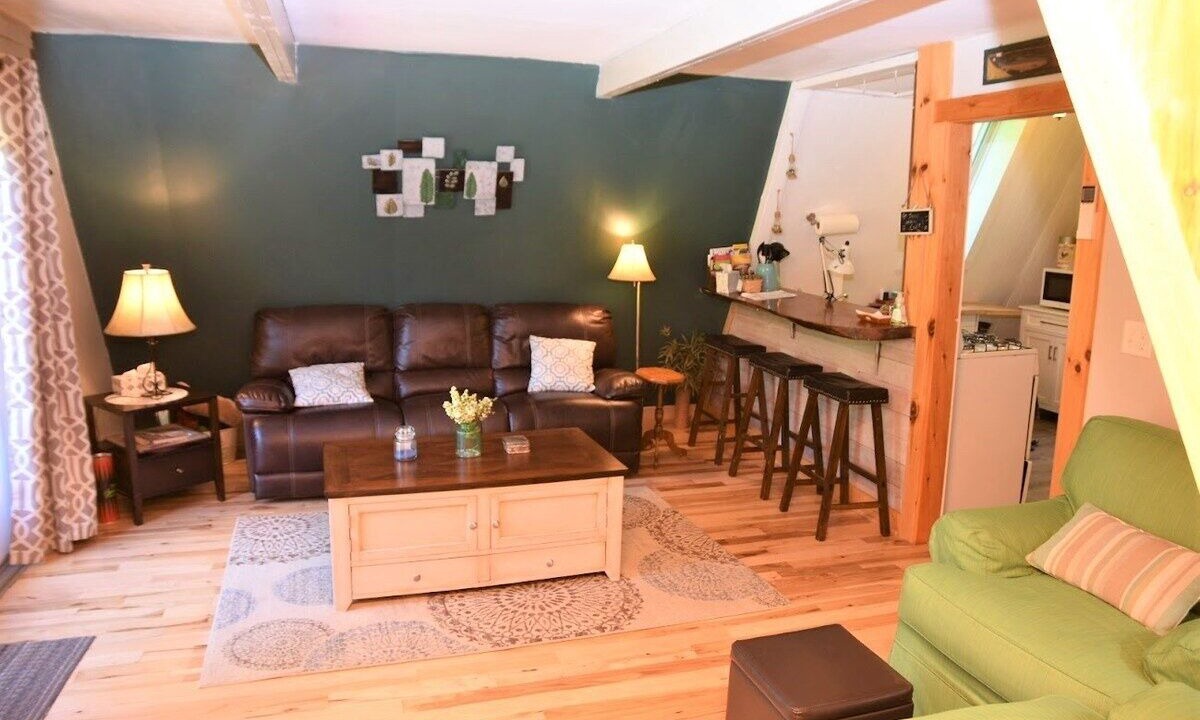 Photo of Livingroom in Sherwood Forest