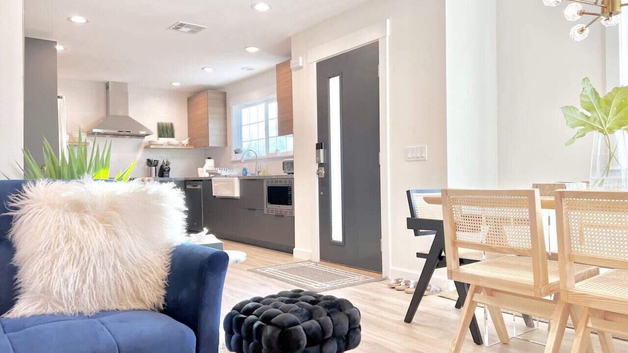 Photo of Livingroom in Northside