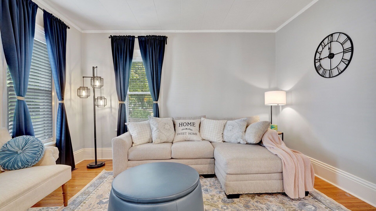 Photo of Livingroom in South Wedge