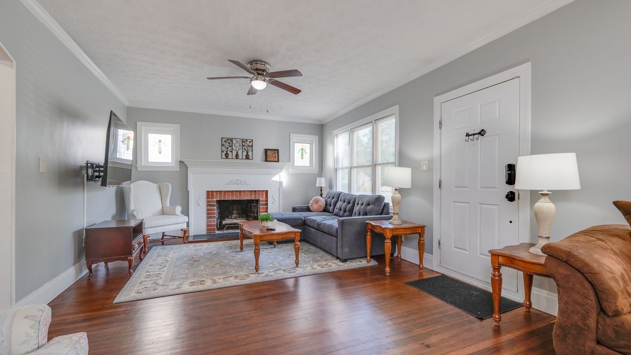 Photo of Livingroom in Hampton