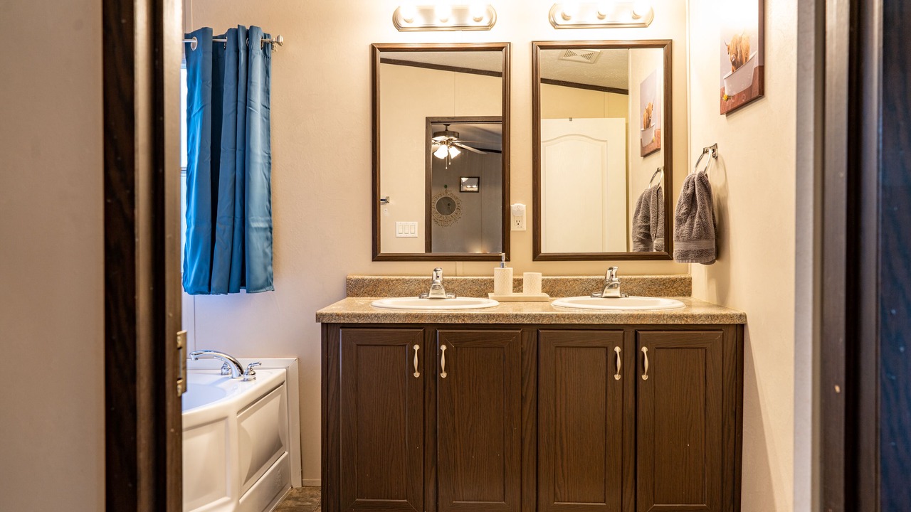 Photo of Bathroom in Elgin