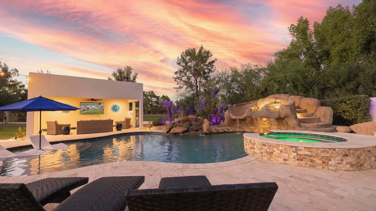 Photo of Others in Paradise Valley Village