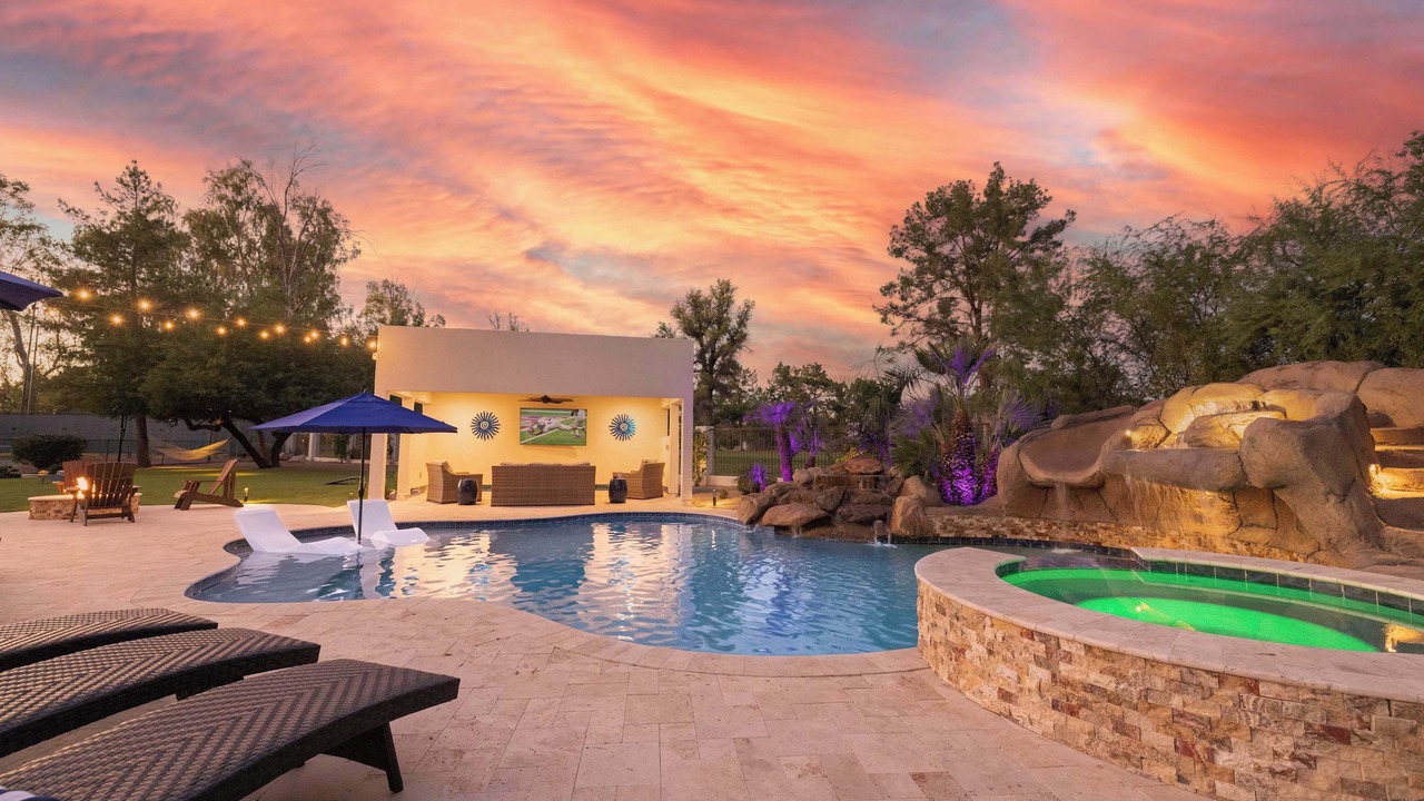 Photo of Others in Paradise Valley Village