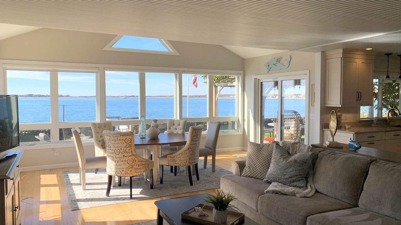 Photo of Livingroom in Clinton