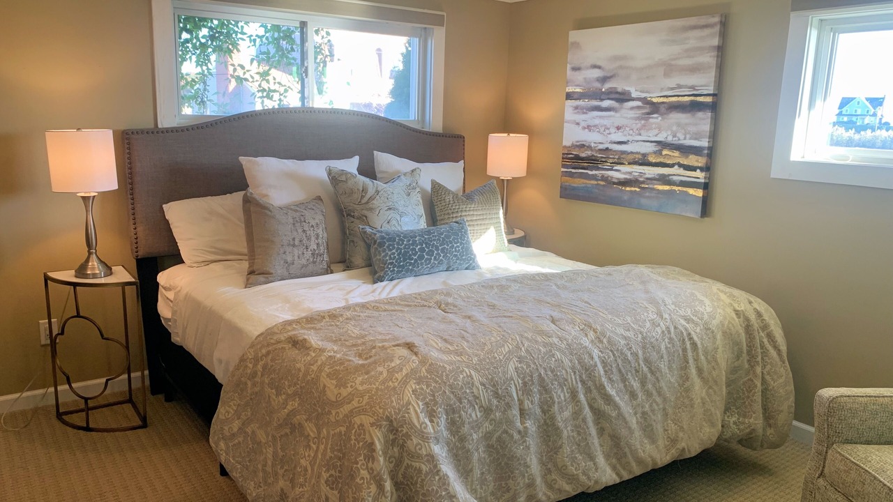 Photo of Others in Clinton