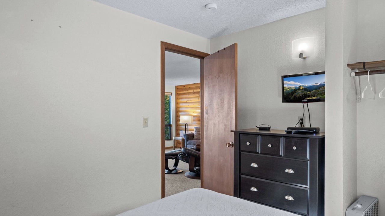 Photo of Bedroom in Sunrise Beach