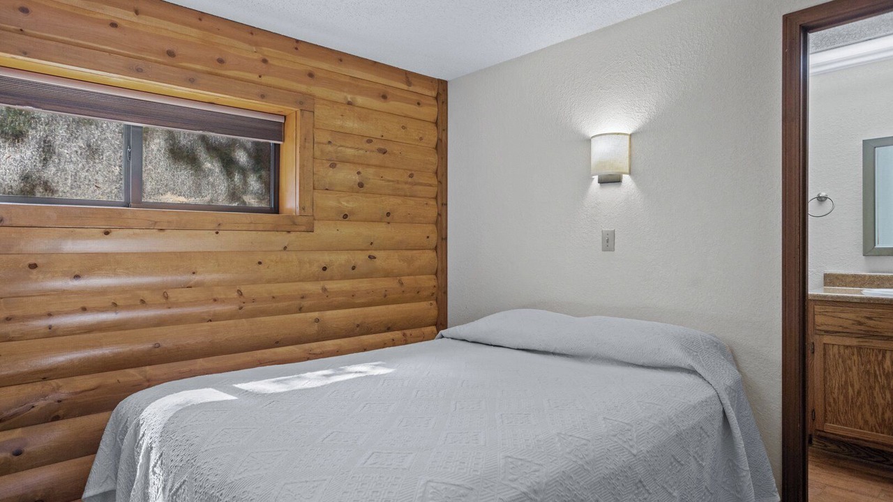 Photo of Bedroom in Sunrise Beach