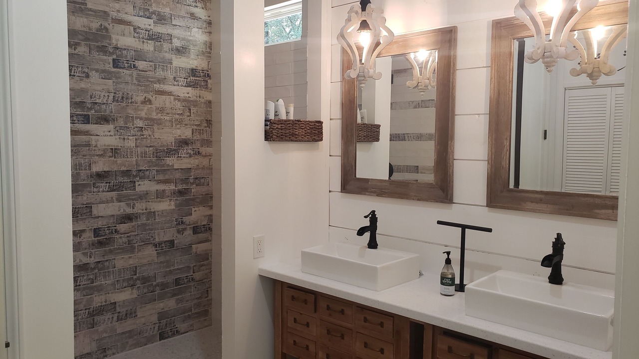 Photo of Bathroom in Cape Royale