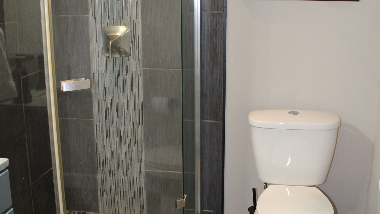 Photo of Bathroom in Austin Lake Estates