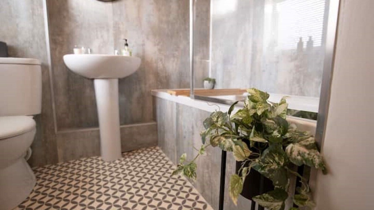 Photo of Bathroom in Ashby-de-la-Zouch