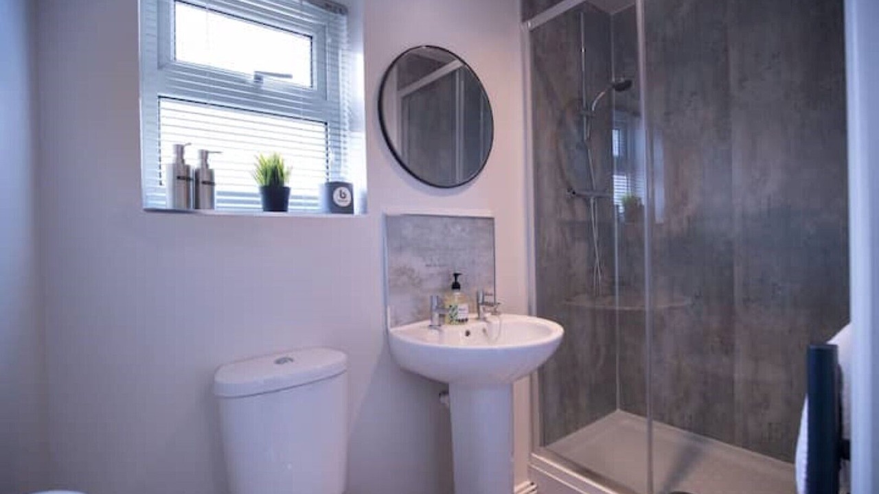 Photo of Bathroom in Ashby-de-la-Zouch