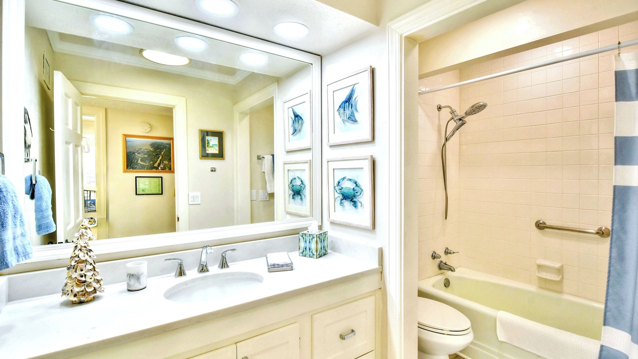 Photo of Bathroom in Saint Simons Island