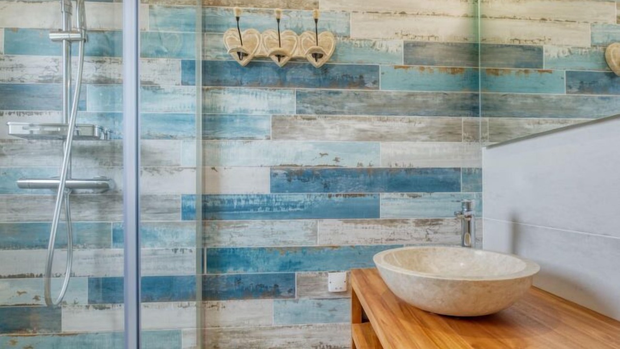 Photo of Bathroom in Grayan-Et-L'Hopital