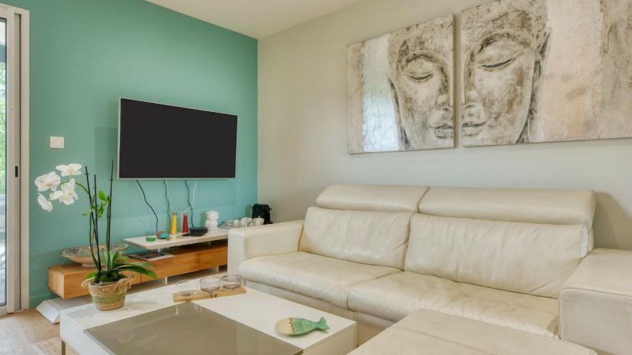 Photo of Livingroom in Grayan-Et-L'Hopital