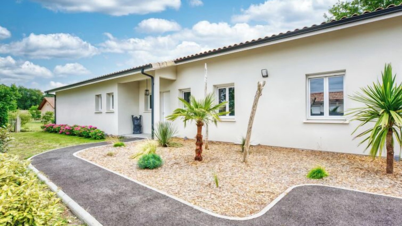 Photo of Outdoor in Grayan-Et-L'Hopital