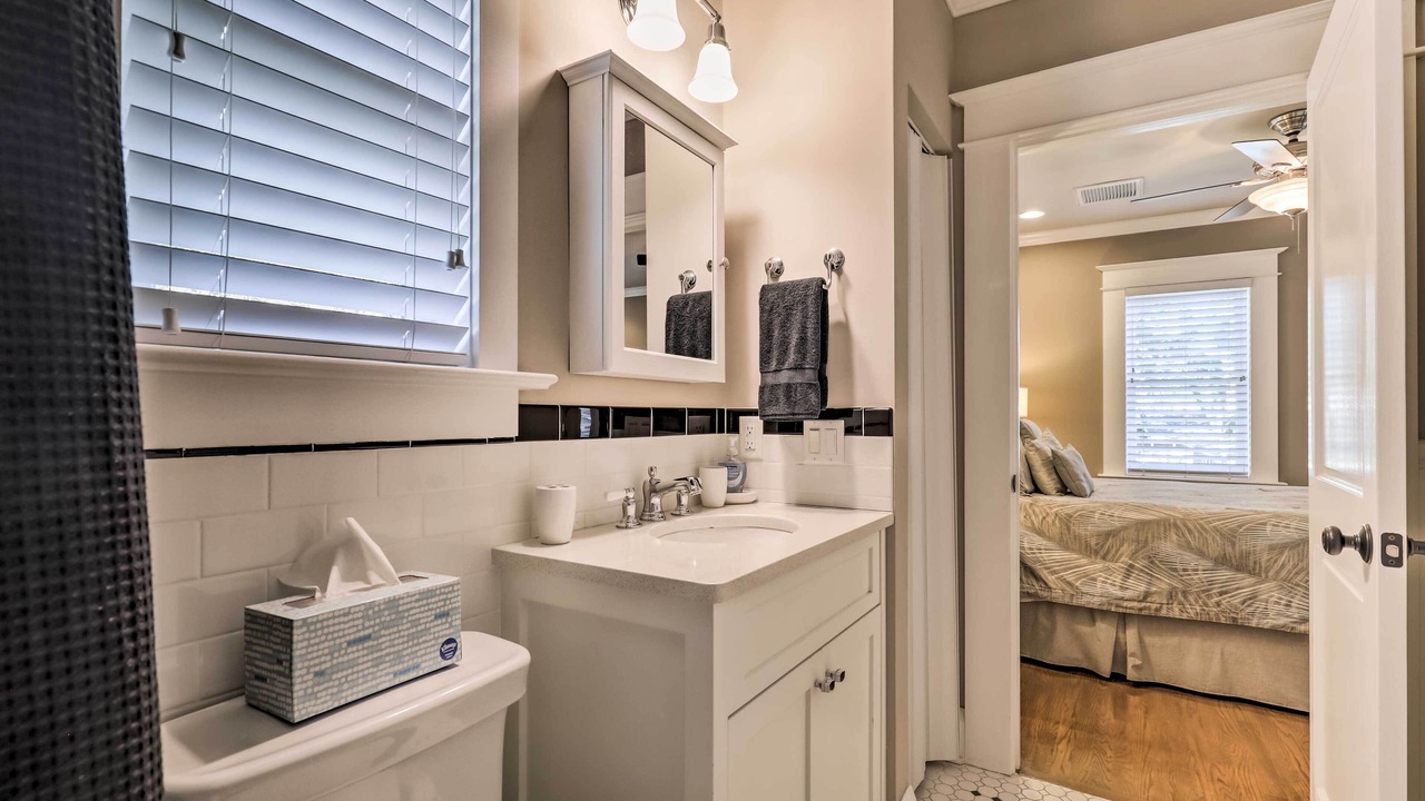 Photo of Bathroom in Historic Hyde Park North