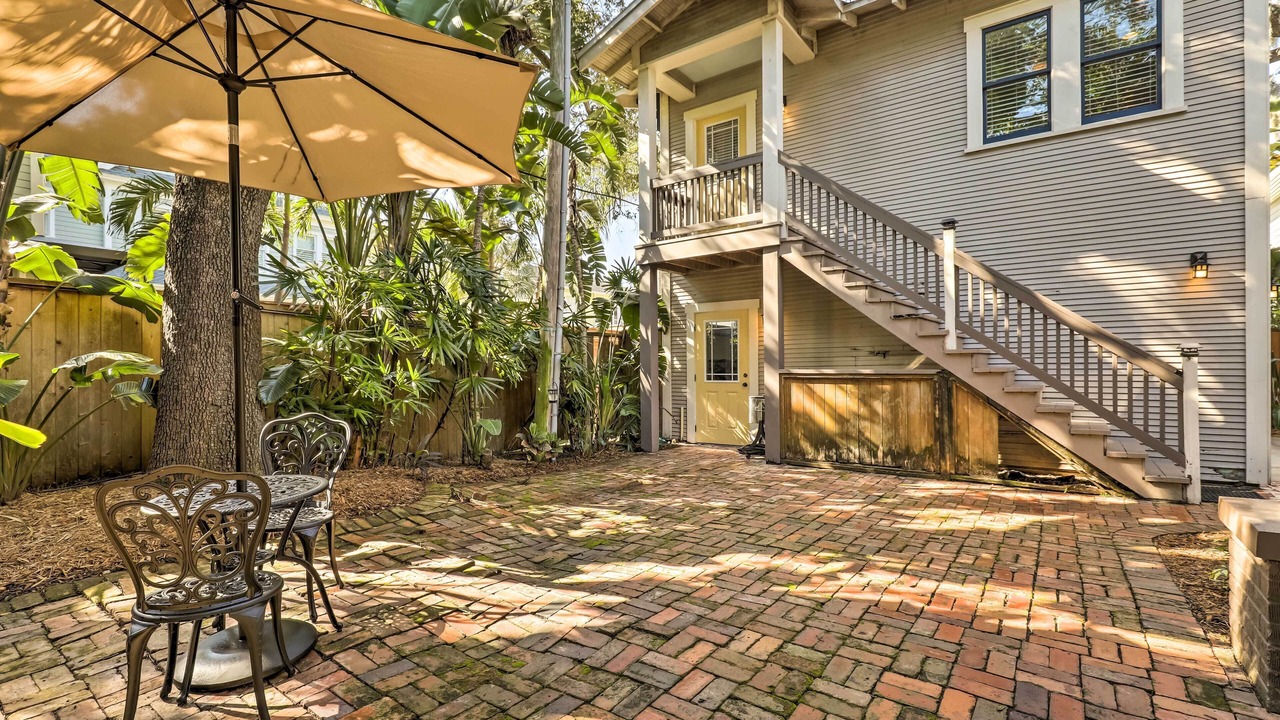 Photo of Outdoor in Historic Hyde Park North