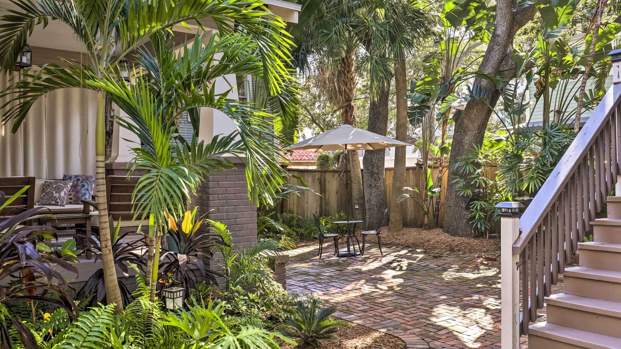 Photo of Outdoor in Historic Hyde Park North