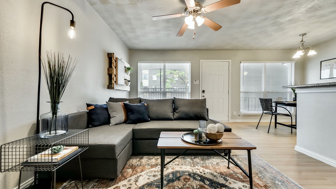 Photo of Livingroom in Old East Dallas