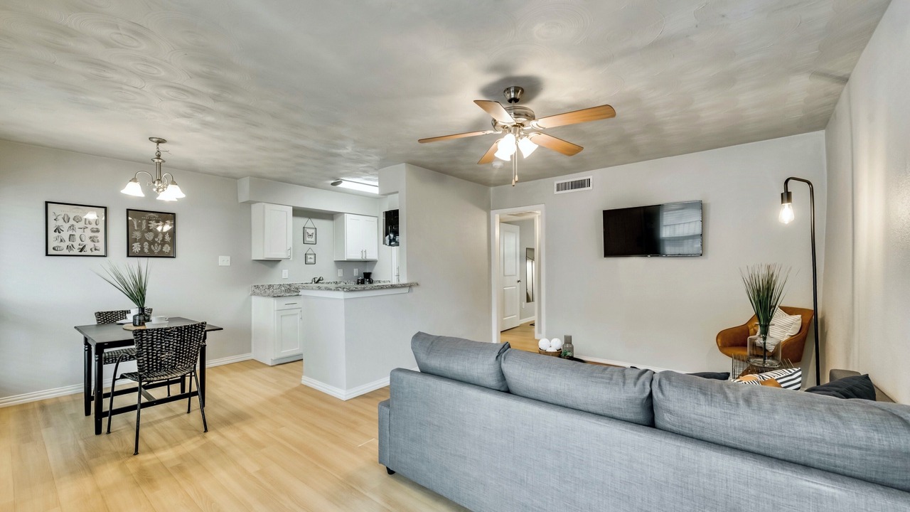Photo of Livingroom in Old East Dallas