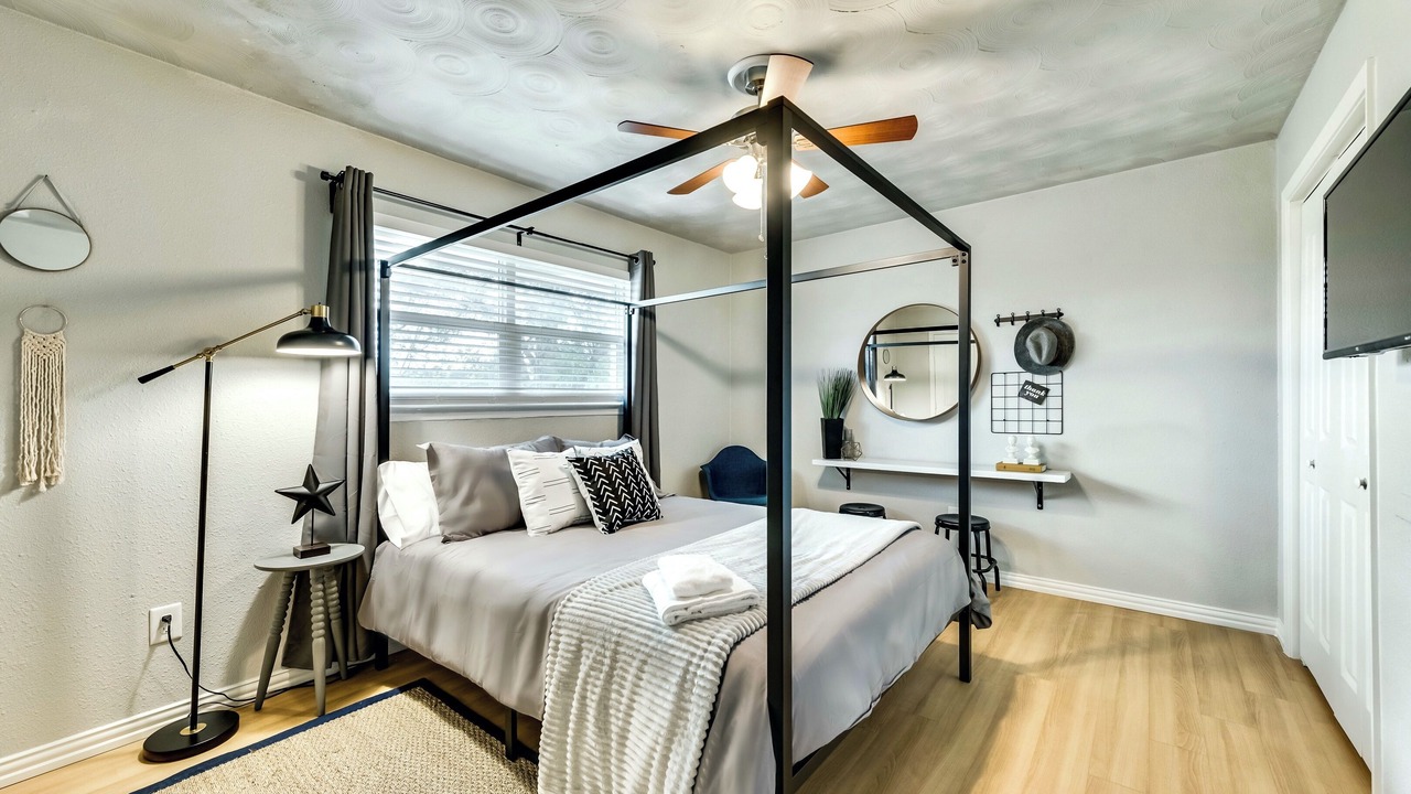 Photo of Bedroom in Old East Dallas