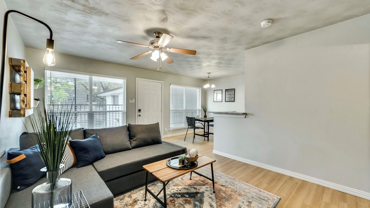 Photo of Livingroom in Old East Dallas