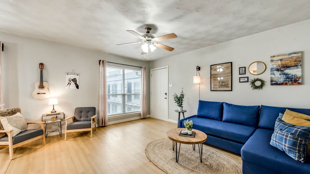 Photo of Livingroom in Old East Dallas