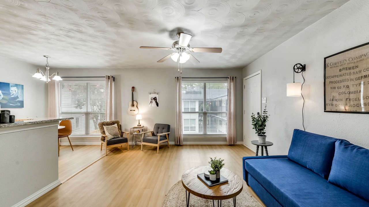 Photo of Livingroom in Old East Dallas