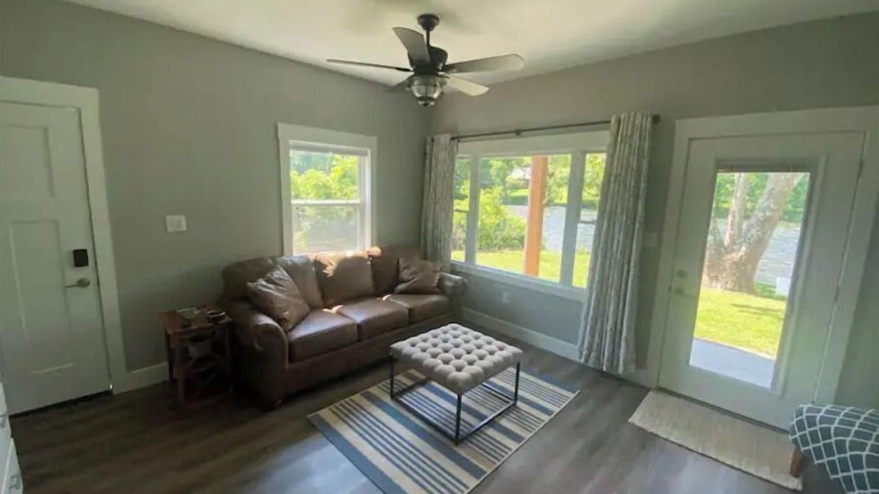 Photo of Livingroom in Elizabethton