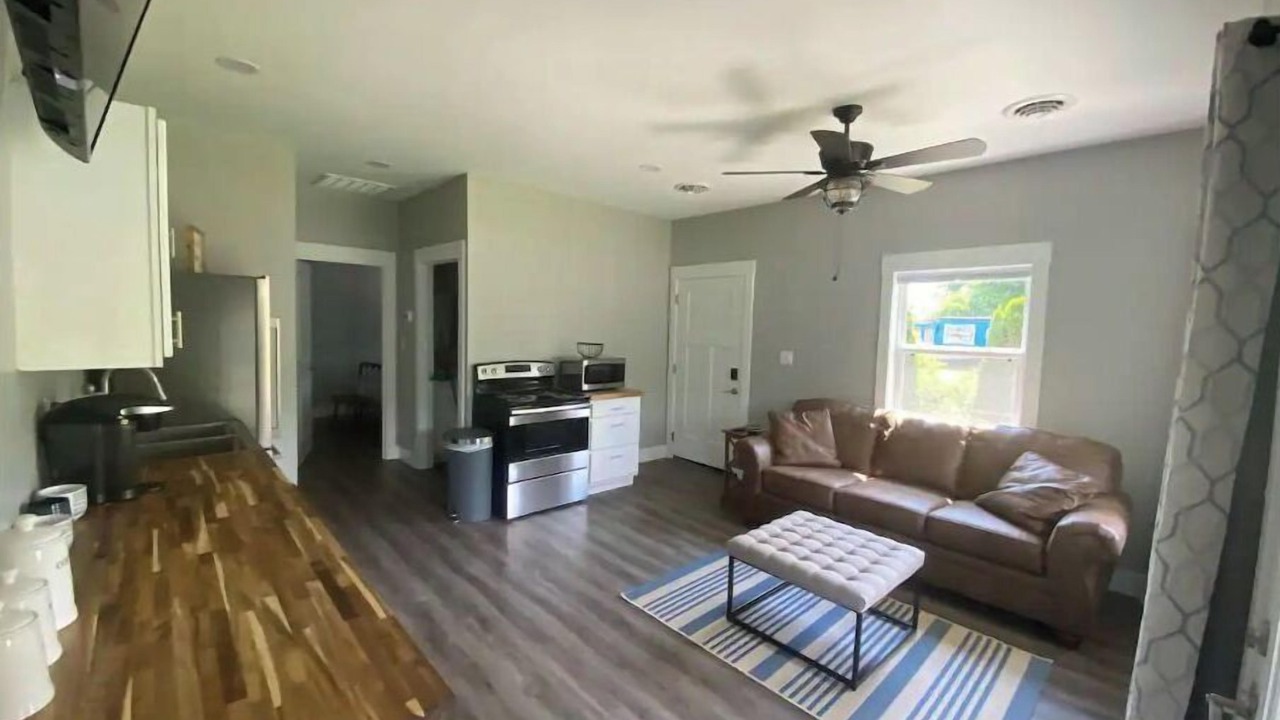 Photo of Livingroom in Elizabethton
