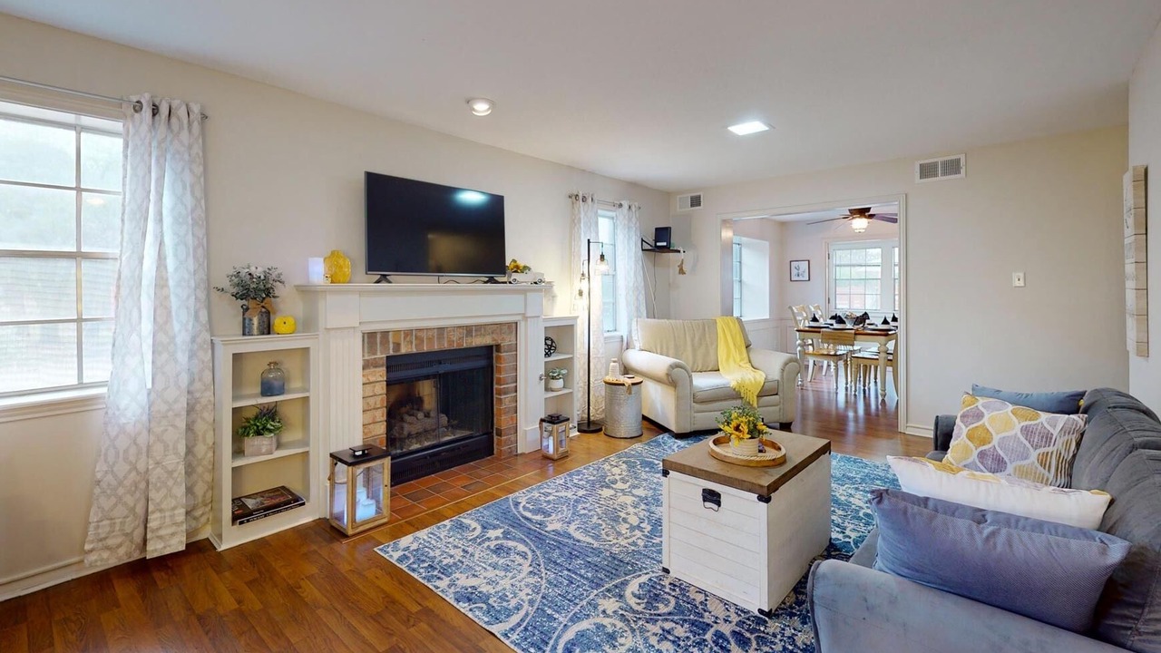 Photo of Livingroom in Bryan
